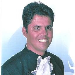 Ola! sou Graduado em Pedagogo, gosto de trabalhar com MMN.