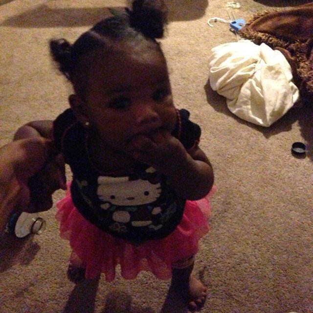 DeeLinzy_015's profile picture. 