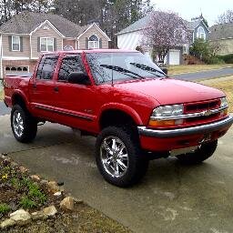 I Drywall and Lobster fish in Harbourville I love off roading, hunting, 4 wheeling boating, and can be a partyer, having fires on the beach, camping