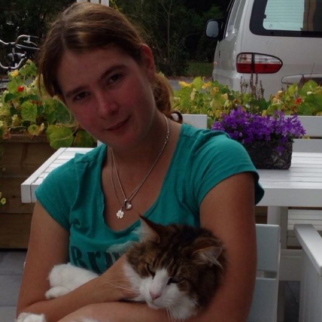 alinats1's profile picture. 