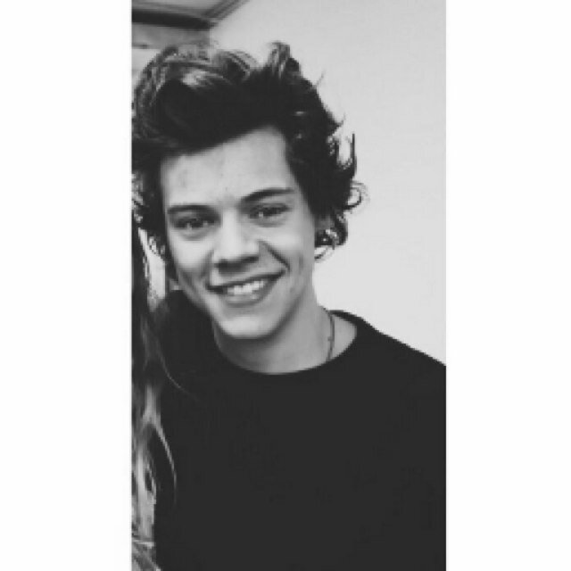 i follow you ? follow back  @zaynsmilingx. x