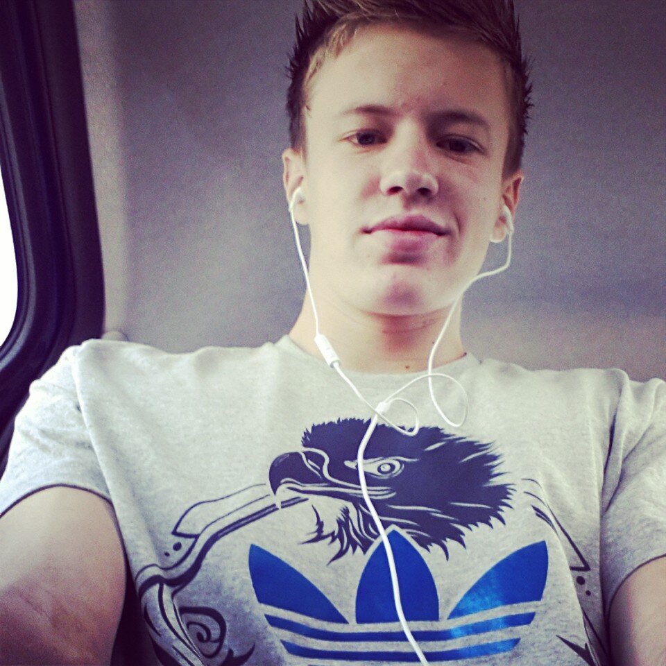 Insta: Lars_XCVI