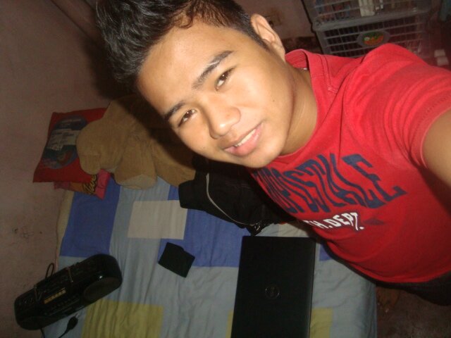 hindi ka niya mamimiss pag wala ka .. mamimiss ka niya pag na ka move on ka na .. haha :)