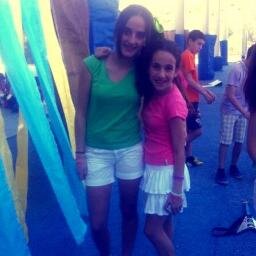 salir a la calleeee con l@s amig@s:) me gusta mucho la musica y sobre todo hacer el tonto;)) jeje soy una chica feliz :P