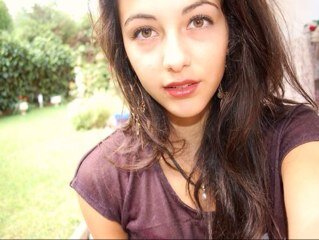 Hey im Esme, 15. My dad lives in Rio so i go and visit him there sometimes:) (Dumping ground roleplayer) x