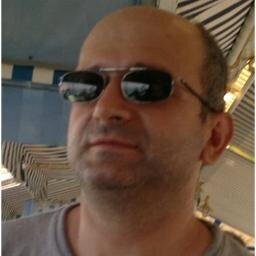 Ακαρνάν, διαμένων εις το κλεινόν άστυ μετά συζύγου και τέκνων!