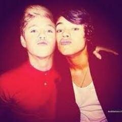 amo os 5 caras mais lindos do mundo @Harry_Styles @NiallOfficial @zaynmalik @Real_Liam_Payne e @Louis_Tonlinson !!! 3 3 3 3 3