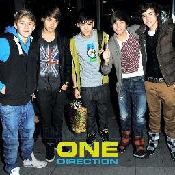 Niall84Horan's profile picture. I'm Niall, i'm in One Direction. I
sing and play an instrument
with 6 strings on it !