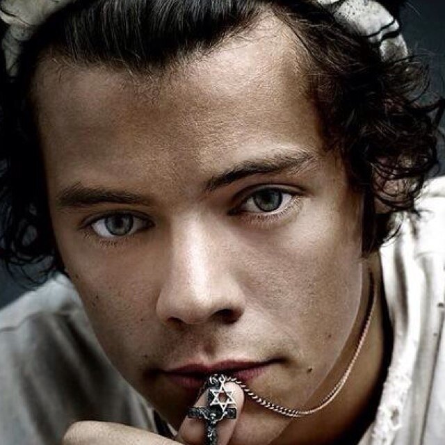 Follow @strawzxrrypie thaaaaaanks. xx