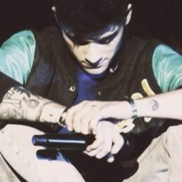 You can be my kryptonite. ( single || straight)