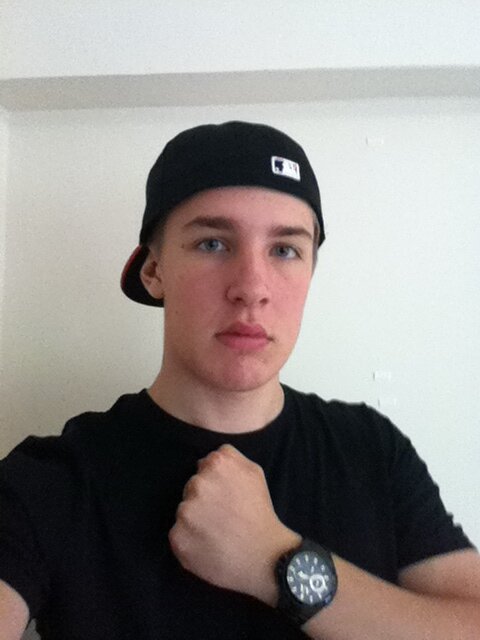 New YouTuber, big on Hip Hop, Rugby, Boxing, Basketball, Gaming, Fast cars and bikes are dope as well. F4F SICK SONG http://t.co/nIChGon9go