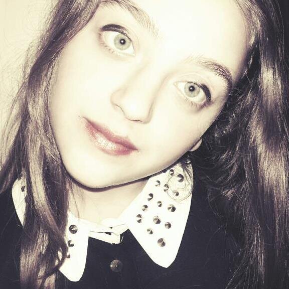 sono una ragazza simpatica e allegra