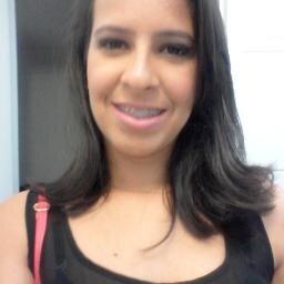 meu coração, meio de flor, meio de aço, vai seguindo seu compasso ♪