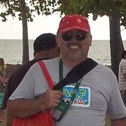 Single man living in Florida loves animals and nature.