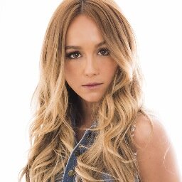 Fansite dedicated to the amazing Sharni Vinson! Follow for all the latest on Sharni and the site! Note: We are not Sharni! Follow her at @sharnivinson :)