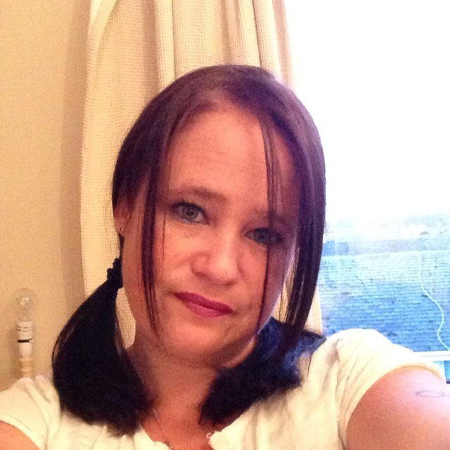 I am a total BOOKWORM,.....and will follow anyone who wishes to follow me! Youngish, free and single and looking for lots of fun!!! :)