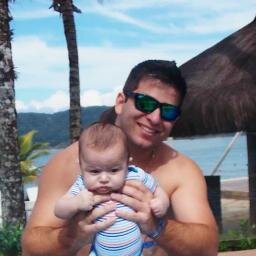 A alegria adquire-se. É uma atitude de coragem. Ser alegre não é fácil, é um ato de vontade.