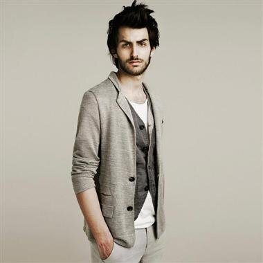 Hey dude! Leave this bio.. do follow... real world in follow and like.
Enjoy digital life.