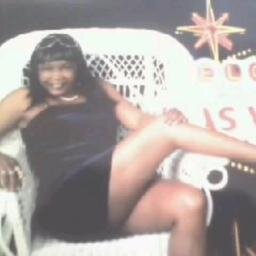 Looking For Someone To Sign Me ( SOLO ARTIST / R&B / RAPPER / ETC ) I Write My Own Lyrics . Contact Me - tammylynnita215@gmail.com