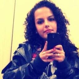 o meu eu simplismente n vivo mais sem essa guria, impossivel imagina minha vida sem ela me chingando e viajando cmg , te amo mt minha diva, IRMÃ p tudo / mari