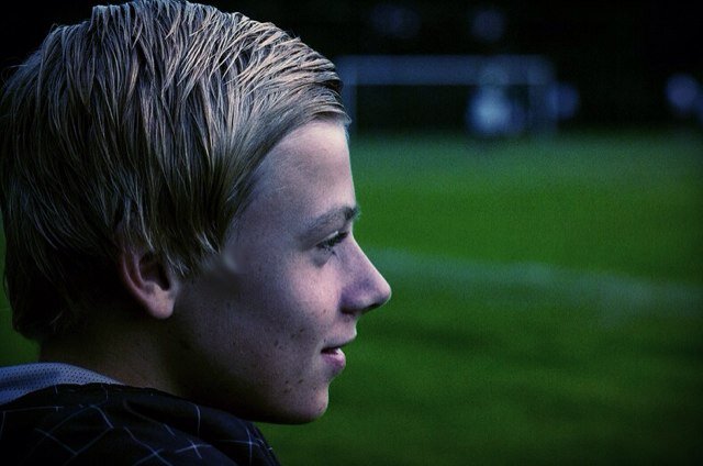 insta: _svendejong ·