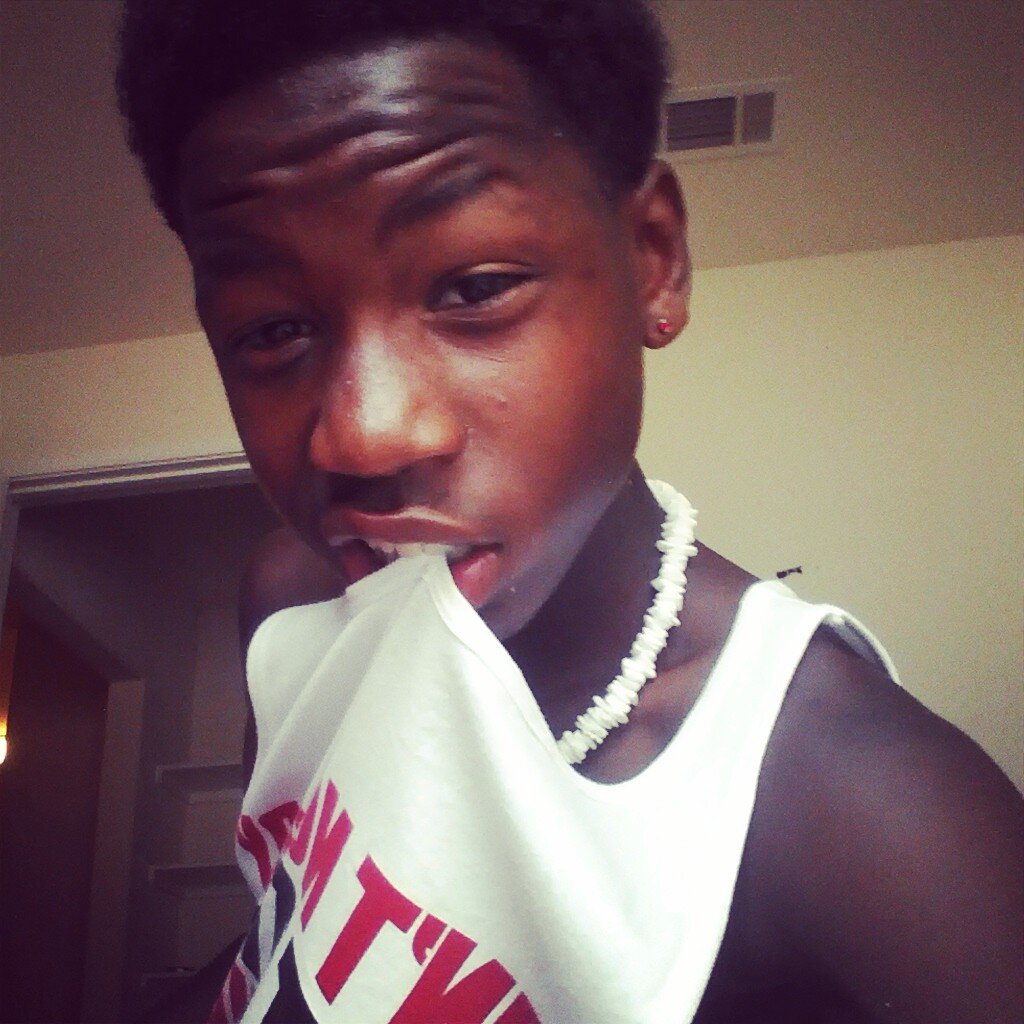 kik me  @andrebates fvck with me