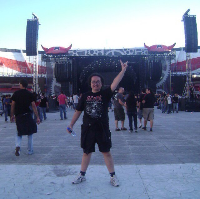 Casi Melomano, disfruto mucho de la Musica, colecciones de los Stones y U2