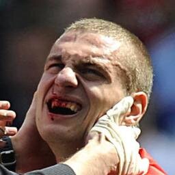 Nemanja woahhh, Nemanja woahhh,
He comes from Serbia...
He'll fuckin' Murder Ya!