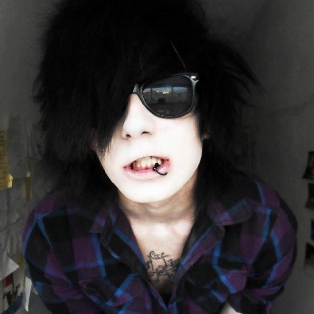 I'm Xavier. Im gay, single, looking. I am opsessed with Jayy Von Monroe. RP. DM me if you wanna talk and shit. My fave band is Vampires Everywhere. Roleplay acc