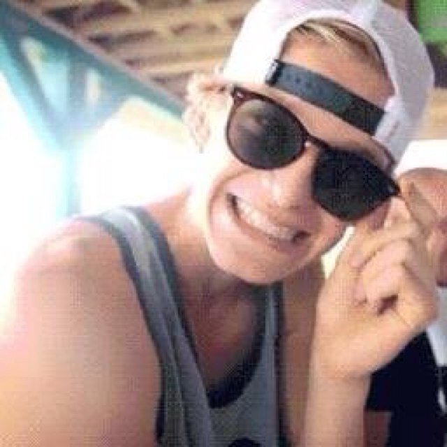 Supporting @CodySimpson | He followed 13•7•12 | #UKBuySurfersParadise