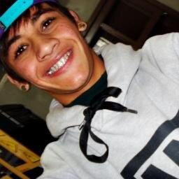 Esse guri é chato,idiota,fofo,idiota,lindo,idiota.. Mais ele é muito importante pra mim ^^ Eu amo ele demais&demais kk' Meu gordo lindo !! Te amo *--* /Jully