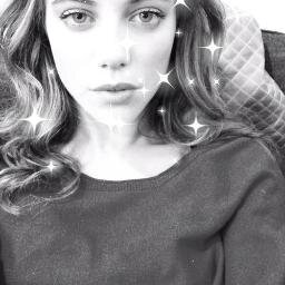 Actriz,bailarina,cantante y modelo..actualmente Ana en  #Violetta2