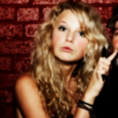 Fui hackeada xingaram e deram unfollow nos meus seguidores e apagaram tds meus tuites.