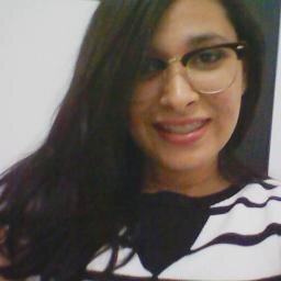 chata , irritante & teimosamente realista ;* Pq n preciso agradar ninguem pra ser feliz . (H)