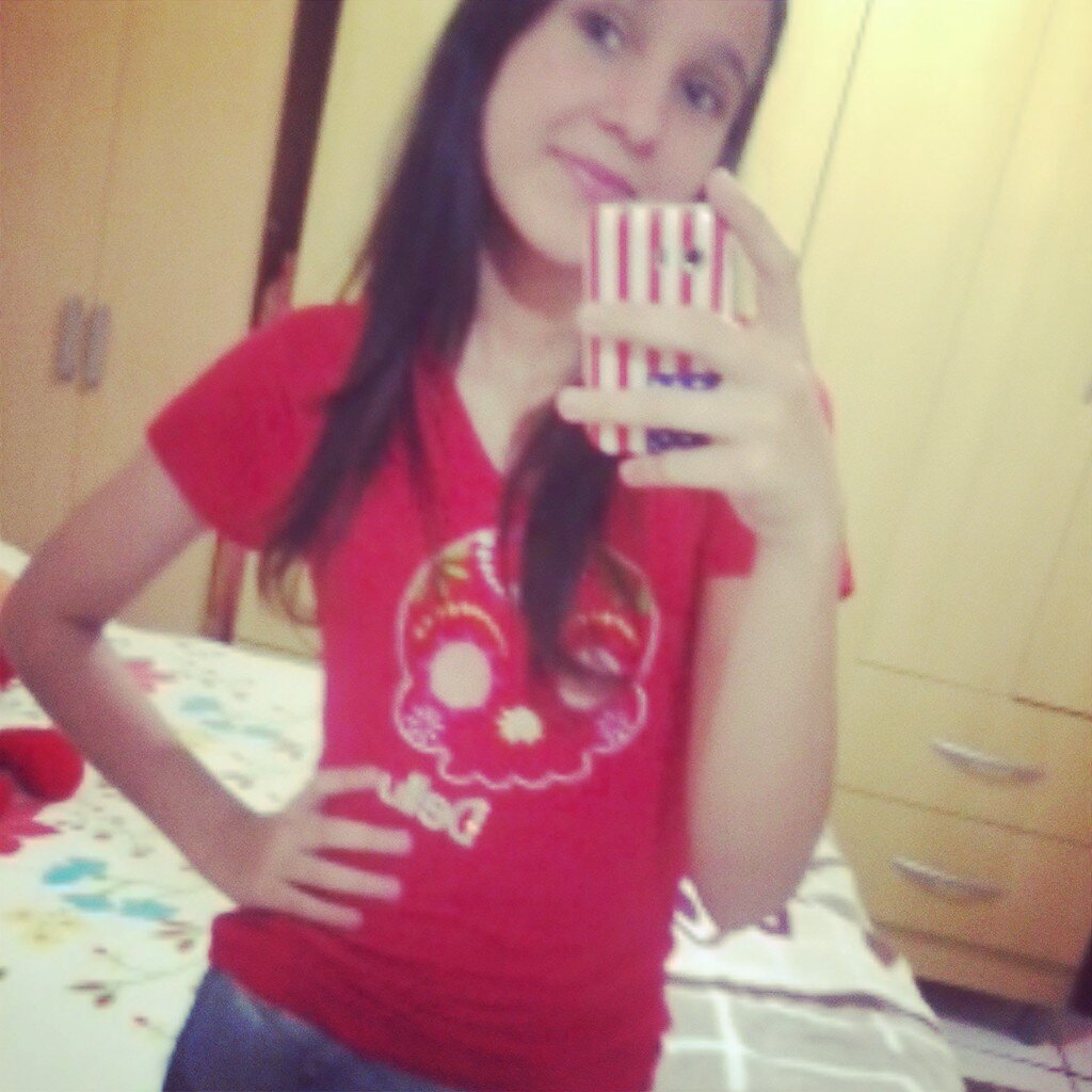 qualé ?  insta: maia_viih