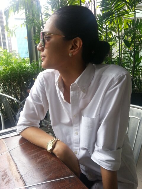 I tweet my thoughts and I tweet them only when they make sense.