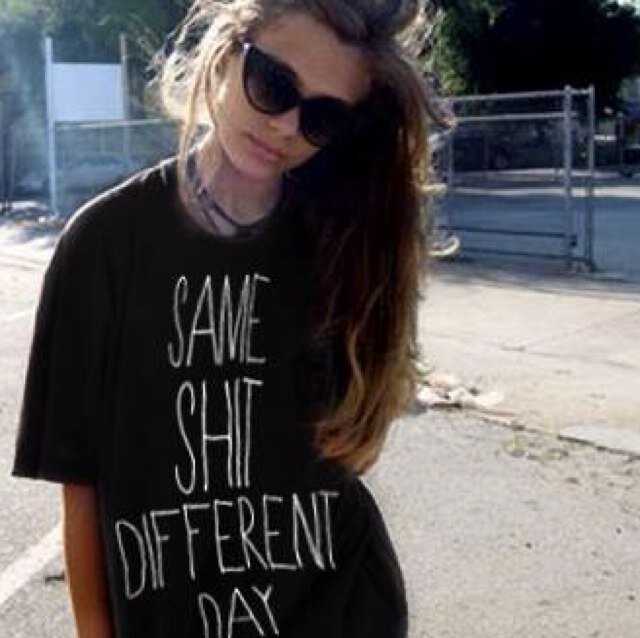 ACID como modelo de vida.

Si me vas a hacer una escena, que sea porno.