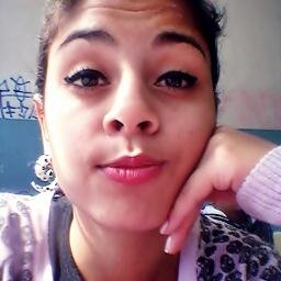 Todo mundo é parecido quando sentir dor, mas nú e só ao meio dia só quem está pronto pro amor.