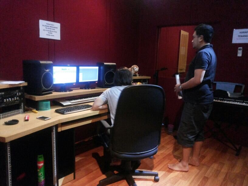 Digital Audio Workstation. Recording, arranging, Mixing, and Mastering Studio. Follow @gaputt