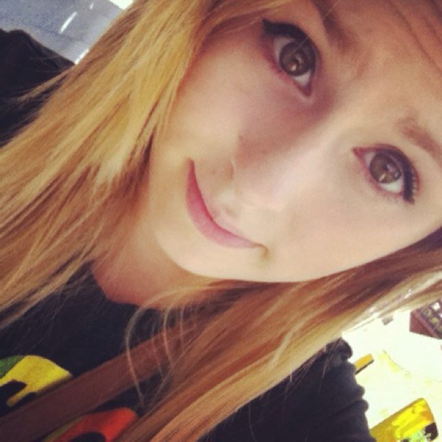 Follow meee (:
