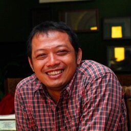 Praktisi Antropologi & Manajemen Seni | Aktor Teater | Bekerja di Yayasan Umar Kayam
