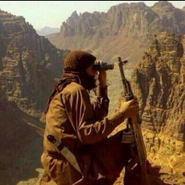 ‏الطيب فرصه والجمايل توافيق ** ومن لاتجمل ماكتب له جماله