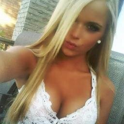 Je suis Julia la bloggeuse de http://t.co/AE17ab3YSz le premier blog amateur de France