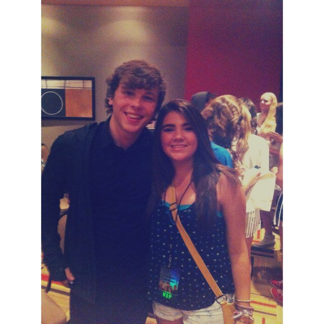 EmblemsOfCanada's profile picture. Everything to do with three boys from huntington beach. 
-22/08/13-