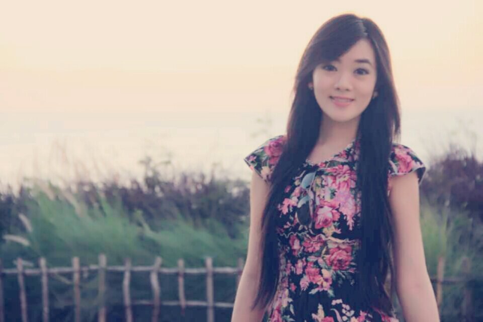 (๑ⁿ⌣ⁿ๑)づ♥ don't judge people by their tweets darl..