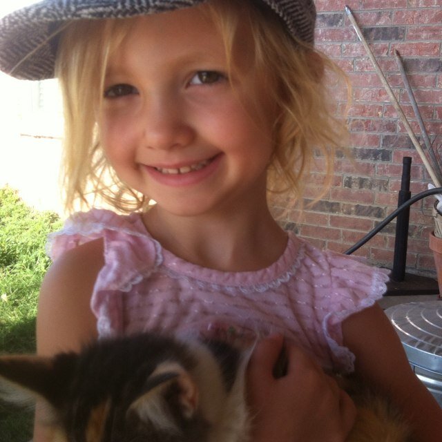 I love to play in my backyard with my cats, be the boss of my three older siblings, and listen to 1D!!!!!! Account run by my sister
