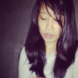 Single, working as a web developer. Like to interact with friend using twitter.
