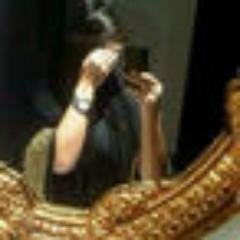 الحساب الرسمي للشاعرة سهام العبدلي, من اهتماماتي السياسة