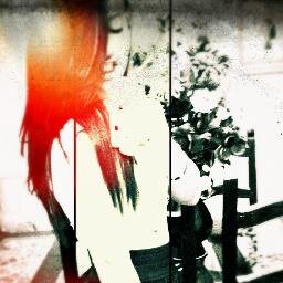 KeltoumKeltoum's profile picture. J'ai des pics sur le cœur comme sur une paire de Louboutin 3 ²