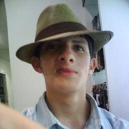yo naci el 29 de diciembre de 1992 tengo dos hermanos mi padre se llama francisco y mi mami se llama carmen alicia y tambien tengo una novia muy hermosa